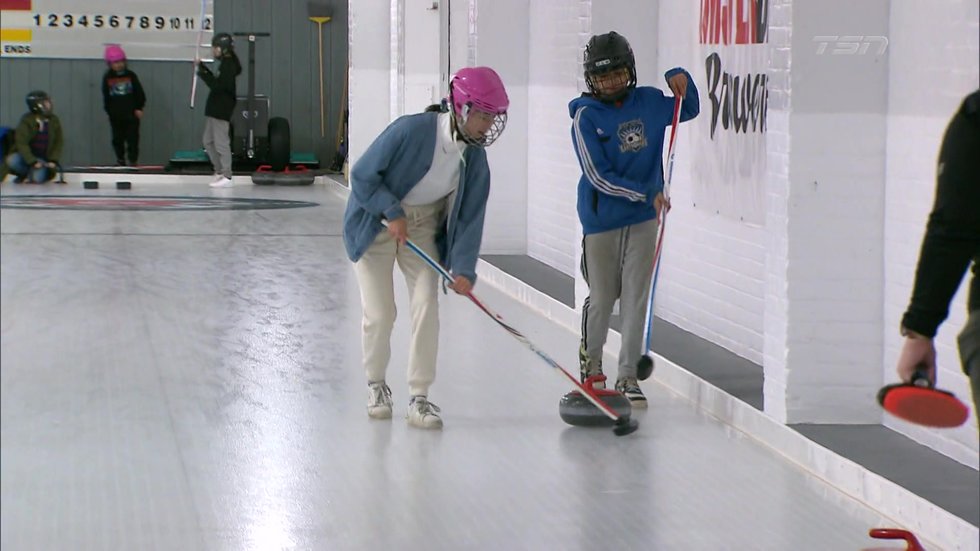 Indigenous students take on curling with the help of Rocks and Rings program