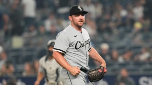 White Sox's Hendriks undergoes Tommy John surgery, expected to miss 12-14 months