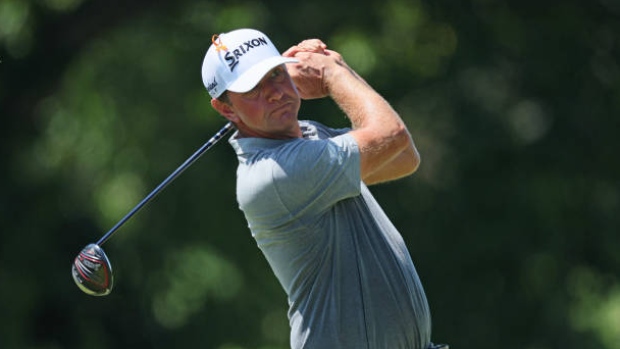 Glover extends his streak of rounds in the 60s to 10, leads the Barbasol Championship