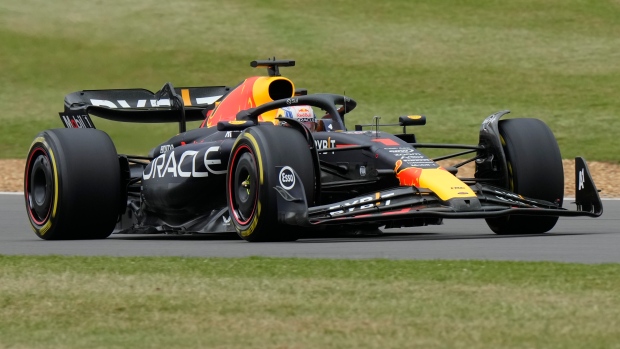 Verstappen takes pole at British GP for fifth straight F1 race
