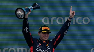 Verstappen takes sixth victory in a row at British GP