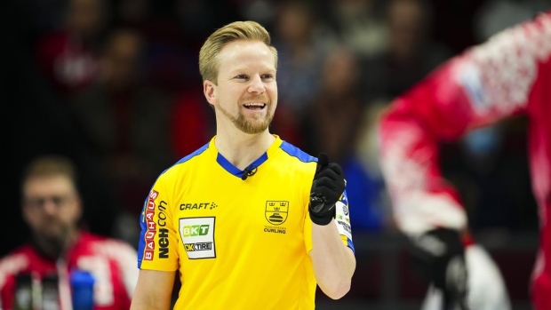 Edin makes a "one in a 1,000" game-tying spinner at world curling playdowns