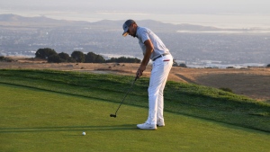 Curry misses cut, still impresses golf's best