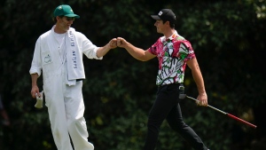 Hovland overcomes Tiger anxiety, tied for first at the Masters